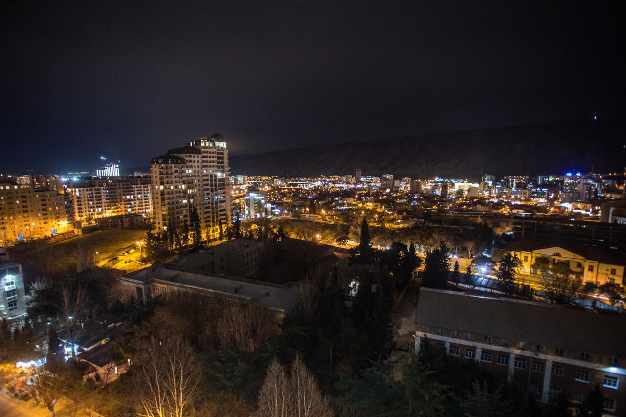 Spacious 2 Bedroom Apartment Tbilisi Exterior foto